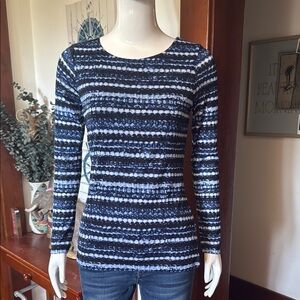 NWT northern reflections size small Striped Long Sleeve Top in Blue and White